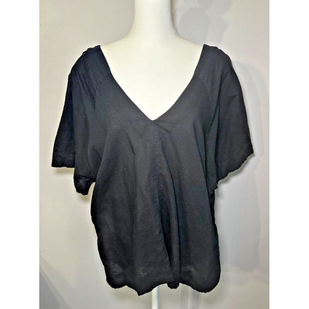 Free People V Neck Button Back‎ Top Size S Short Sleeve Lagenlook